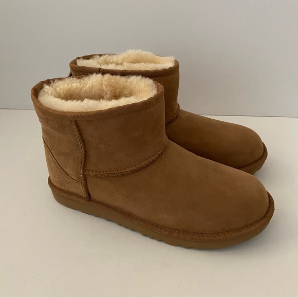 UGG Classic Mini Boots Chestnut Kid’s 5 6 (Fits a Women’s 7 8) NWOB - Picture 2 of 15